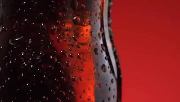 100 a?os de una botella ¨²nica resumidos en un sensual spot