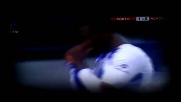 Jackson Martínez anotó el mejor gol de taco del año