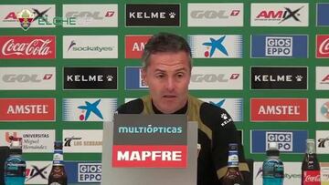 Escribá: "Se han reforzado los rivales, nosotros no pudimos"