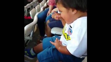 El hijo mexicano de "Chupete" vibró con el gol de su papá