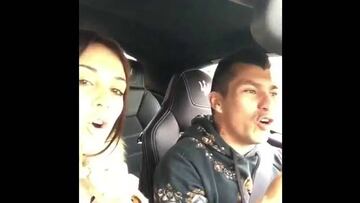 Gary Medel y su apasionada interpretación de una salsa