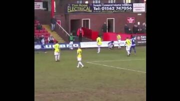 Esta es la jugada de fútbol más violenta durante el 2015