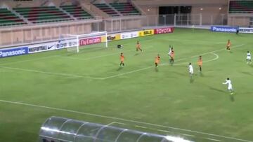 ¡Este bombazo al ángulo ya postula a mejor gol del año!