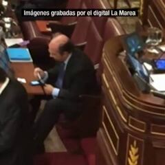 El 'mutis' de Celia Villalobos tras la pillada jugando al CandyCrash