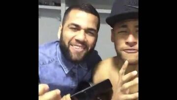 Neymar y Dani Alves celebran cantando 'a lo Nicky Jam'