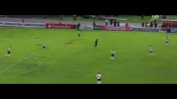 Arquero de River noqueó de un rodillazo a Funes Mori