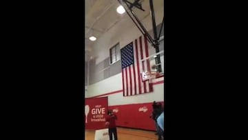 Butler pierde 10.000 dólares en una apuesta con un estudiante