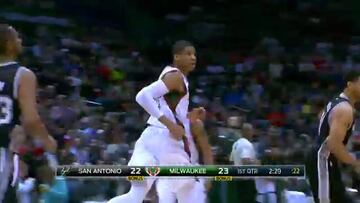 Danny Green (20) lidera el triunfo de San Antonio