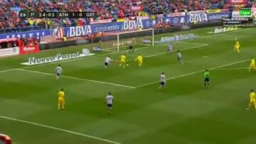 Giménez despejó con la cabeza ¡tirándose por los suelos!