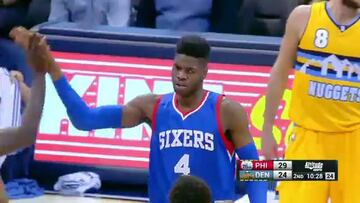 Covington (25) luce poder ofensivo ante los Nuggets