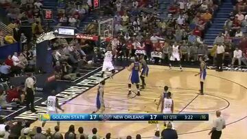 Davis (29-10) sorprende al líder y llama a la puerta de los playoffs