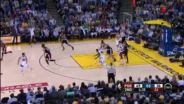 Curry no es humano: 45 puntos y récord de triples de la NBA