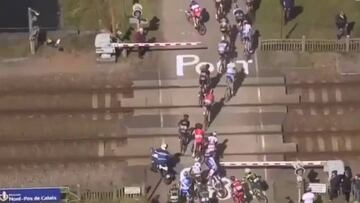 La SNCF denuncia la actuación del pelotón en el paso a nivel