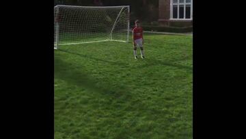 Hijo de Robin Van Persie tiene 8 años y ya marca golazos