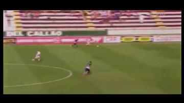 La jugada 'maradoniana' que terminó en 'blooper'