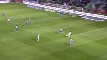 La estilosa celebración de un compañero de Enzo Roco