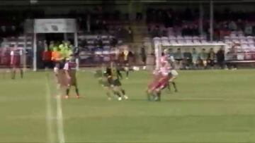 Gran chascarro de un arquero en la Cuarta División