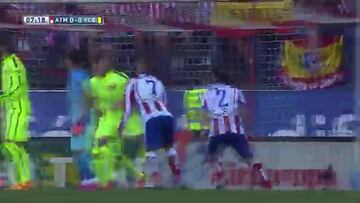 La mano sensacional de Bravo a un cabezazo de Giménez