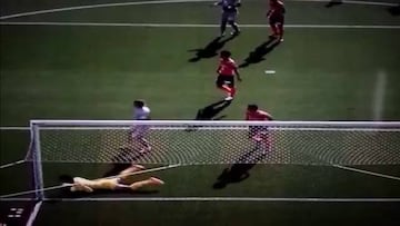 Tuvo que hacer el 'escorpión' de Higuita para evitar un gol