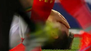 ¡Menudo patadón en la cara que le propinó Erazo a Lizio!