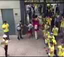 Celebraron el ascenso aplaudiendo a la hinchada rival