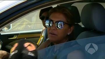 La madre de Ramos: "No lo veo jugando en el Manchester"