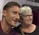 Abuelita no pudo contener las lágrimas al conocer a Totti