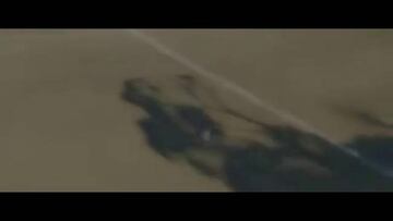 ¡El '9' del equipo metió un autogol desde media cancha!