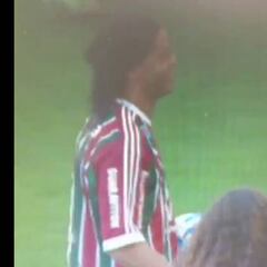 Así fue recibido Ronaldinho por los fanáticos de Fluminense