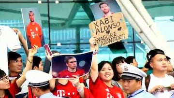 Futuros compañeros de Vidal desataron la locura en China