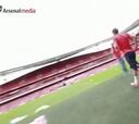 Las risas de Cazorla al ver el cómico despiste de Monreal
