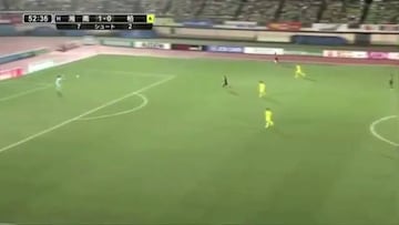 Otro autogolazo: Arquero no midió el pase de su compañero