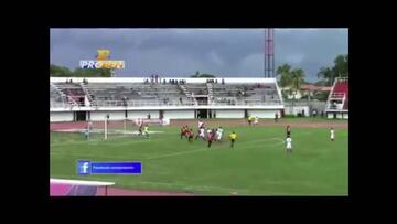 ¡Se anticipó a todos para cabecear contra su arco!