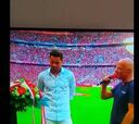 Así fue el emotivo homenaje del Bayern a Claudio Pizarro