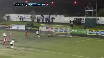 El extraño golazo que se robó las miradas en Irlanda