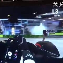 Button se relaja en un simulador antes del GP de Singapur
