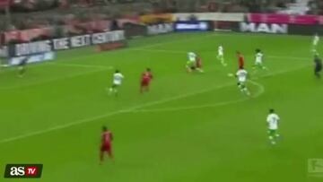 ¡Tremendo taco de Vidal en el primer gol de Lewandowski!