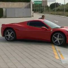 Neymar hizo rugir su Ferrari tras la práctica de Barcelona