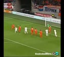 El desafortunado autogol de Van Persie ante Rep. Checa