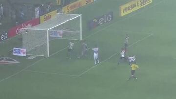 Ganso se comió un 'gol hecho' en derrota con Santos