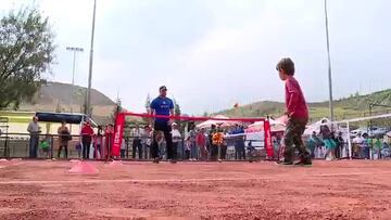 Massú inauguró su academia de tenis acompañado por Zamorano