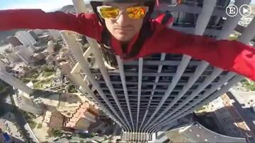 Espectacular salto en paracaídas desde el Hotel Bali