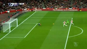 El Arsenal vence al Sunderland y sigue la estela del Leicester