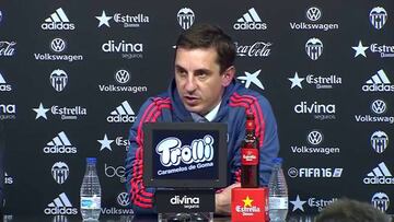 Gary Neville: "He visto mejoría y un esfuerzo magnífico"