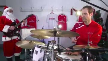 La divertida aparición de Alexis en video musical del Arsenal