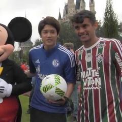¡Se desata la locura por Chicharito en Disney!
