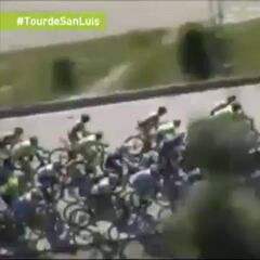 Una brutal y rara caída afectó al Movistar: Malori al hospital