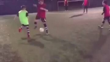 ¡Niño metió un 'túnel' de otra galaxia y dejó llorando al rival!