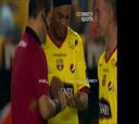 ¡Árbitro le pidió un autógrafo a Ronaldinho antes del partido!
