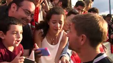 El día que Gerrard hizo llorar histericamente a una aficionada